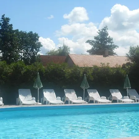 בית נופש Ferienhaus Mit Pool Und Direkter Zugang Zum See *