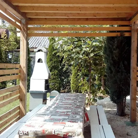 Ferienhaus Mit Pool Und Direkter Zugang Zum See *