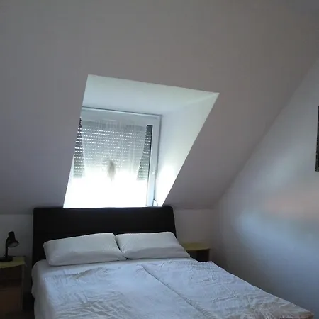 Ferienhaus Mit Pool Und Direkter Zugang Zum See *